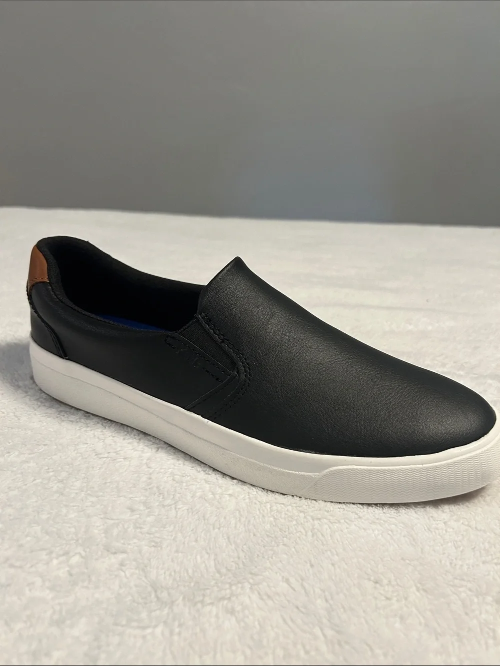 Keds woman Black Slip-On Leather Loafers with Brown Heel Accent. Size 7.5 M - Picture 2 of 12